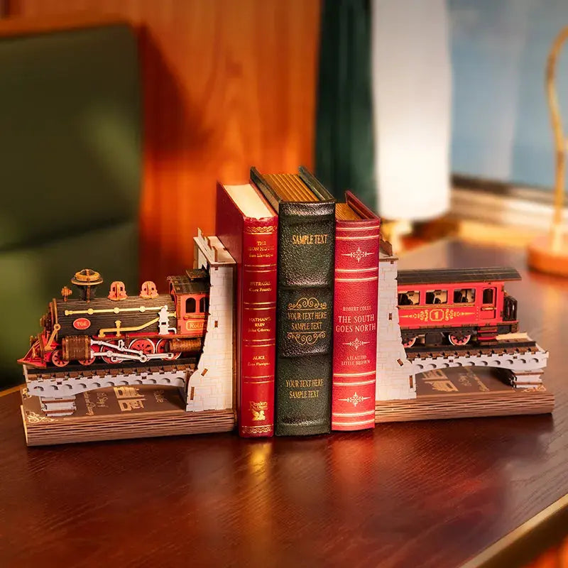 Century Train - Book Nook - Holz Wunder