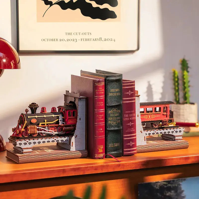 Century Train - Book Nook - Holz Wunder